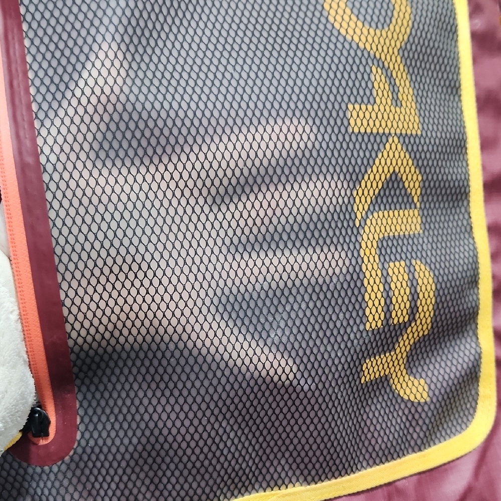 1990's Oakley Backpack, Sun Dried Tomato, Water Repellent, Insulated - Picture 5 of 9